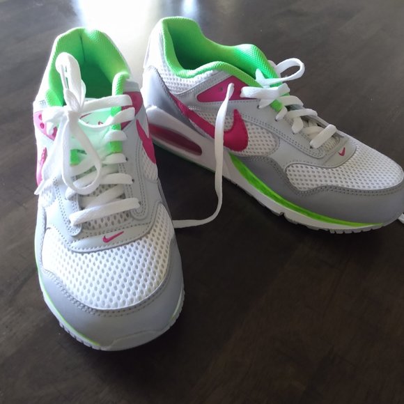 Nike - Picture 4 of 5